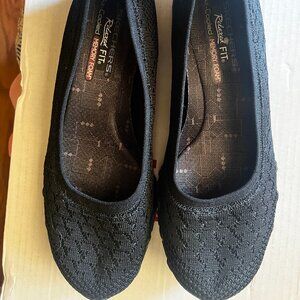 Skechers slip ons